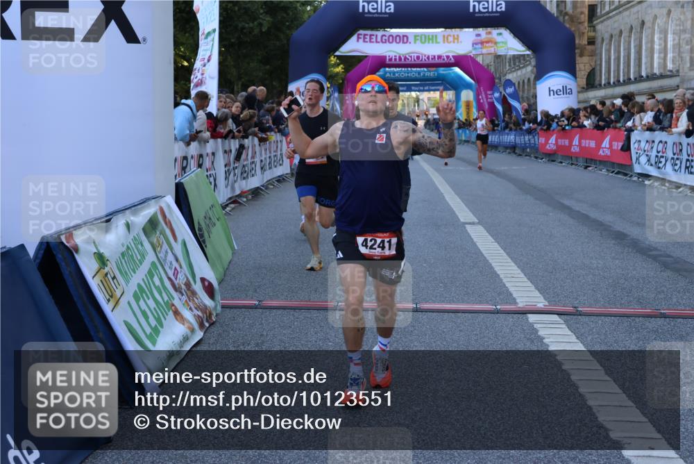 06.09.2026 - CURREX Alsterlauf Strokosch-Dieckow http://msf.ph/oto/10123551 06.09.2026 09:42:10 Ziel 2606, 3238, 3714, 4068, 4241, 4535, 4967, 5112, 5960, 5997, 6127, 6151, 6280 meine-sportfotos.de