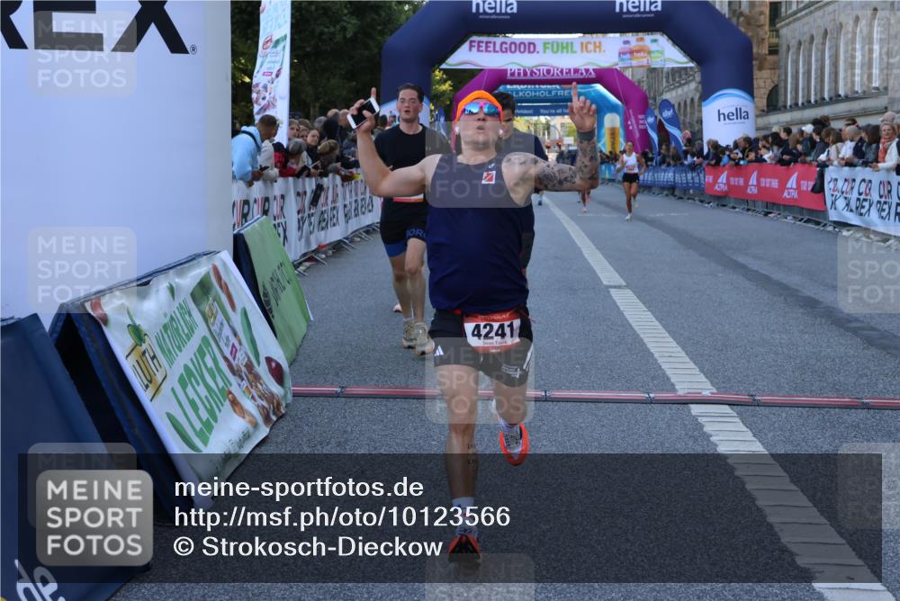 06.09.2026 - CURREX Alsterlauf Strokosch-Dieckow http://msf.ph/oto/10123566 06.09.2026 09:42:10 Ziel 2606, 3238, 3714, 4068, 4241, 4535, 4967, 5112, 5960, 5997, 6127, 6151, 6280 meine-sportfotos.de