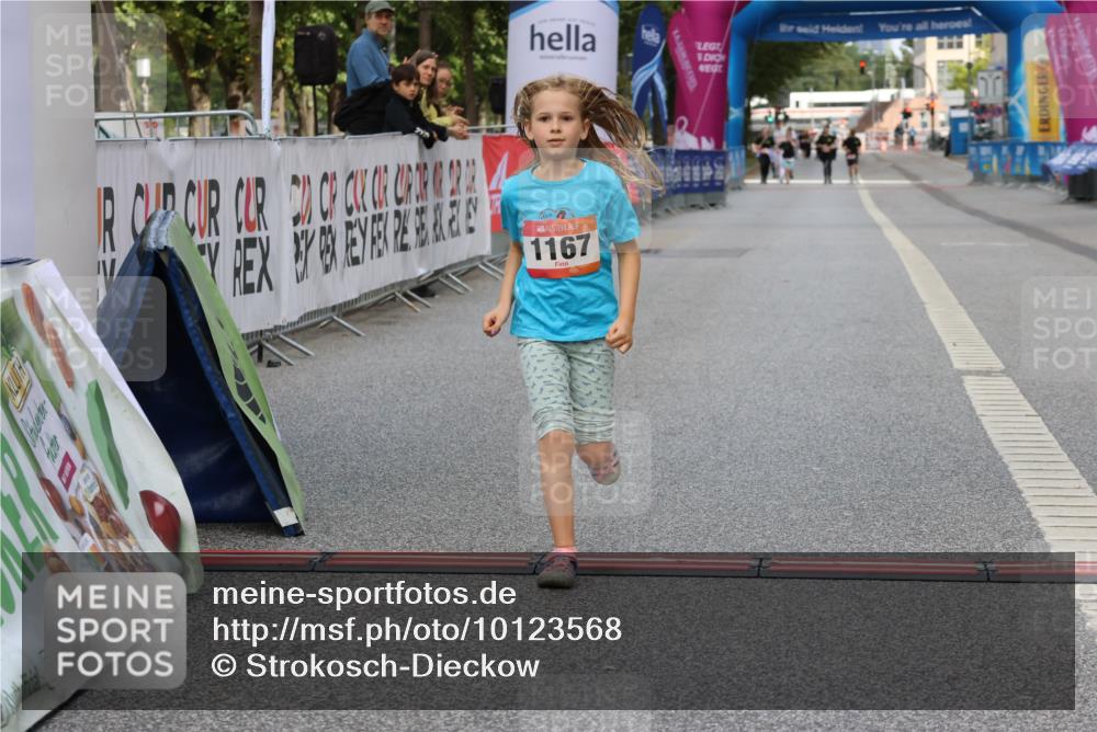 06.09.2026 - CURREX Alsterlauf Strokosch-Dieckow http://msf.ph/oto/10123568 06.09.2026 12:11:07 Ziel 1167, 1168 meine-sportfotos.de
