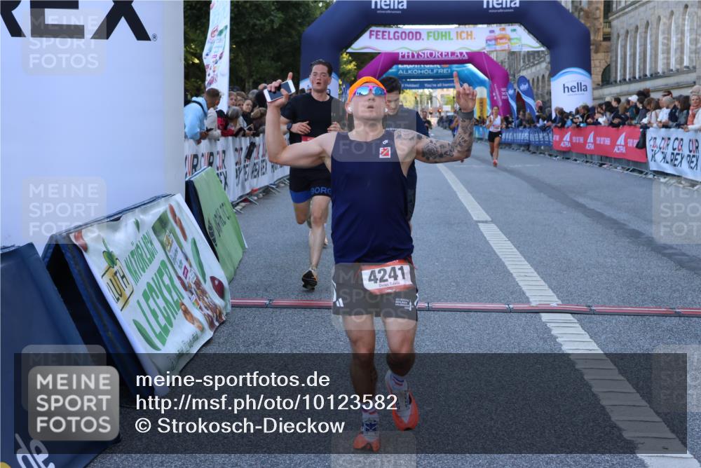 06.09.2026 - CURREX Alsterlauf Strokosch-Dieckow http://msf.ph/oto/10123582 06.09.2026 09:42:10 Ziel 2606, 3238, 3714, 4068, 4241, 4535, 4967, 5112, 5960, 5997, 6127, 6151, 6280 meine-sportfotos.de