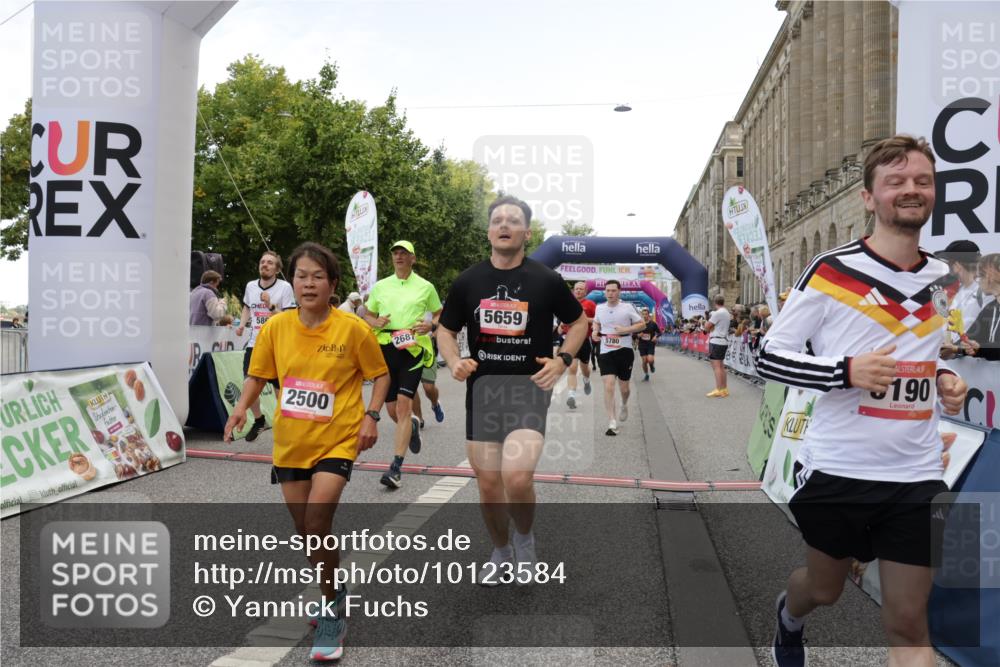 06.09.2026 - CURREX Alsterlauf Yannick Fuchs http://msf.ph/oto/10123584 06.09.2026 10:02:54 Ziel 2500, 2687, 4474, 4475, 5190, 5366, 5659, 5771, 5780, 5865, 5866, 6398, 8282 meine-sportfotos.de