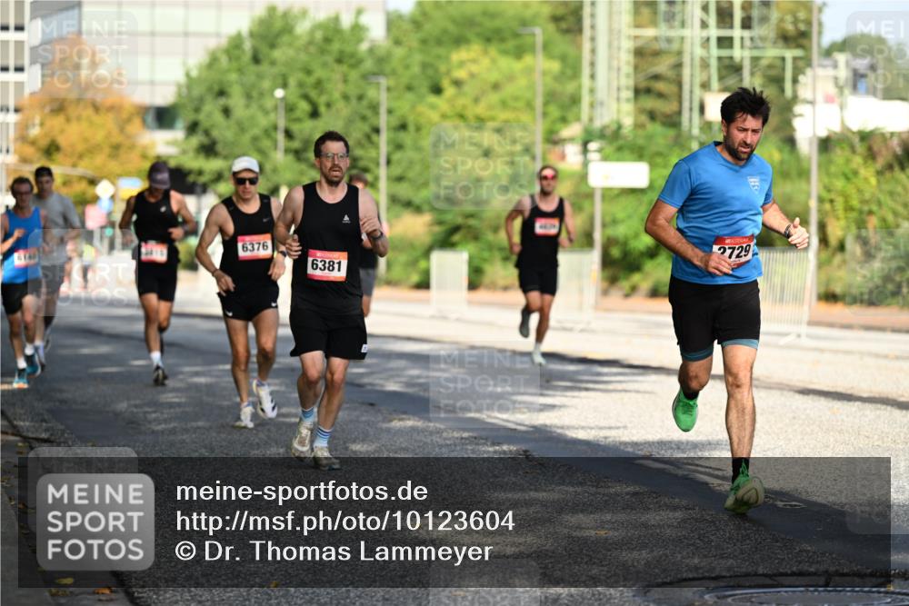 06.09.2026 - CURREX Alsterlauf Dr. Thomas Lammeyer http://msf.ph/oto/10123604 06.09.2026 09:40:00 Laufen 6376, 6381, 2729 meine-sportfotos.de