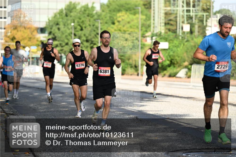 06.09.2026 - CURREX Alsterlauf Dr. Thomas Lammeyer http://msf.ph/oto/10123611 06.09.2026 09:40:00 Laufen 11, 3815, 6376, 6381, 2729 meine-sportfotos.de