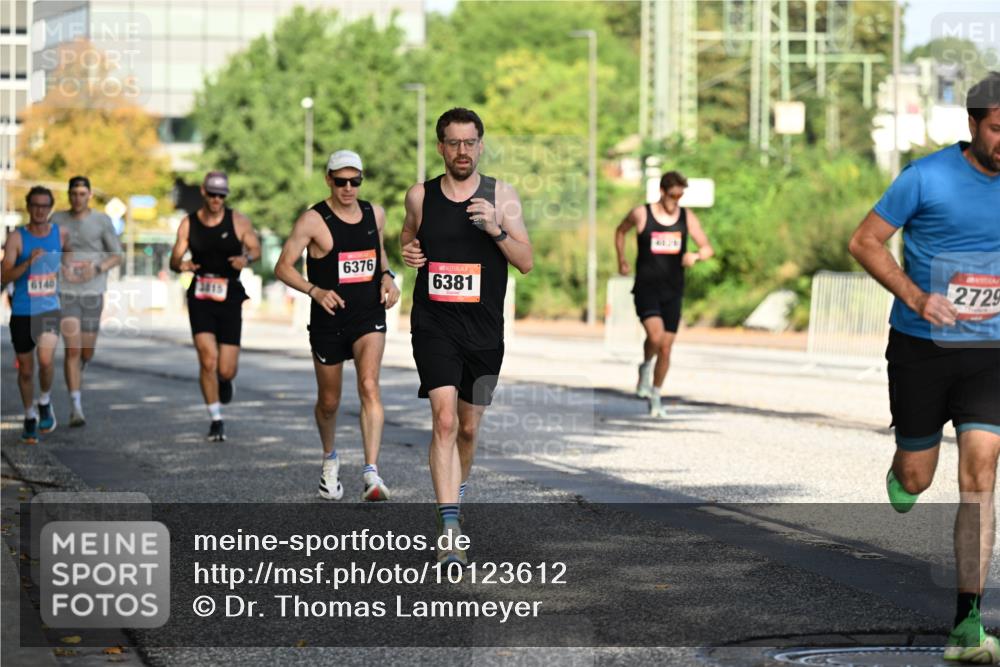 06.09.2026 - CURREX Alsterlauf Dr. Thomas Lammeyer http://msf.ph/oto/10123612 06.09.2026 09:40:01 Laufen 6376, 6381, 2729 meine-sportfotos.de