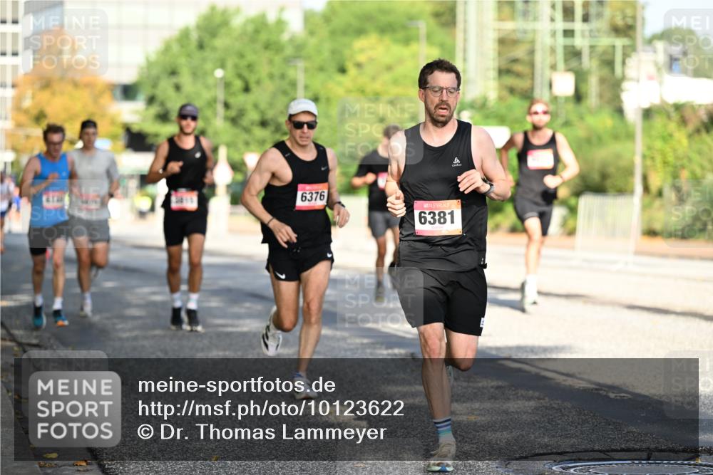 06.09.2026 - CURREX Alsterlauf Dr. Thomas Lammeyer http://msf.ph/oto/10123622 06.09.2026 09:40:01 Laufen 6376, 6381 meine-sportfotos.de
