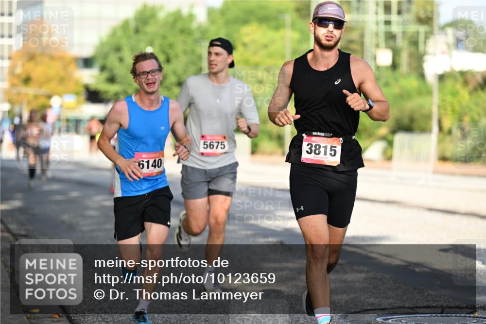 06.09.2026 - CURREX Alsterlauf Dr. Thomas Lammeyer http://msf.ph/oto/10123659 06.09.2026 09:40:05 Laufen 6140, 5675, 3815 meine-sportfotos.de