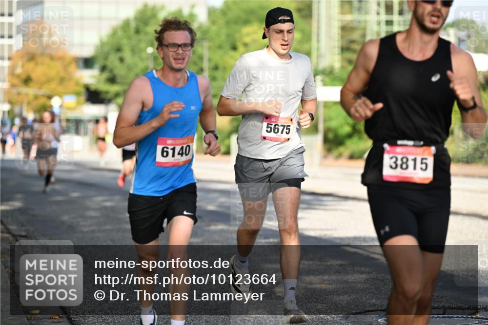 06.09.2026 - CURREX Alsterlauf Dr. Thomas Lammeyer http://msf.ph/oto/10123664 06.09.2026 09:40:05 Laufen 6140, 5675, 3815 meine-sportfotos.de