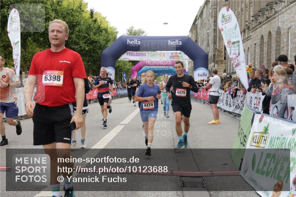 06.09.2026 - CURREX Alsterlauf Yannick Fuchs http://msf.ph/oto/10123688 06.09.2026 10:02:57 Ziel 2500, 2687, 3338, 3721, 3909, 4345, 4348, 4474, 4475, 4730, 5190, 5366, 5465, 5659, 5771, 5780, 5865, 5866, 6398, 8282 meine-sportfotos.de