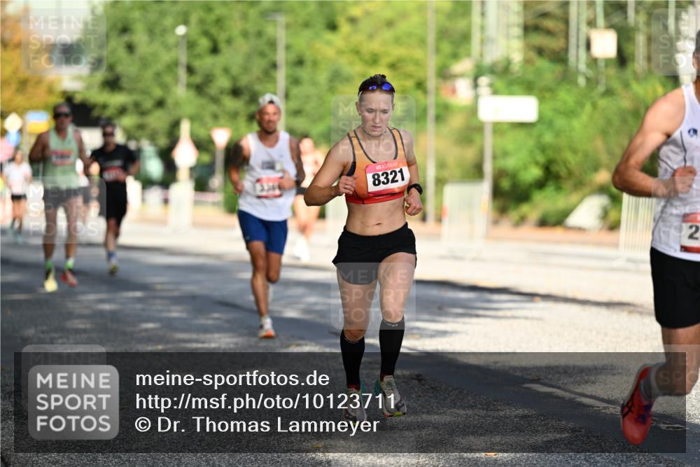 06.09.2026 - CURREX Alsterlauf Dr. Thomas Lammeyer http://msf.ph/oto/10123711 06.09.2026 09:40:10 Laufen 13306, 8321, 2 meine-sportfotos.de