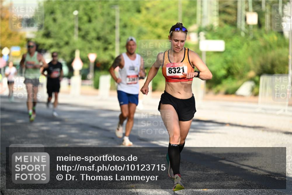 06.09.2026 - CURREX Alsterlauf Dr. Thomas Lammeyer http://msf.ph/oto/10123715 06.09.2026 09:40:11 Laufen 8321 meine-sportfotos.de