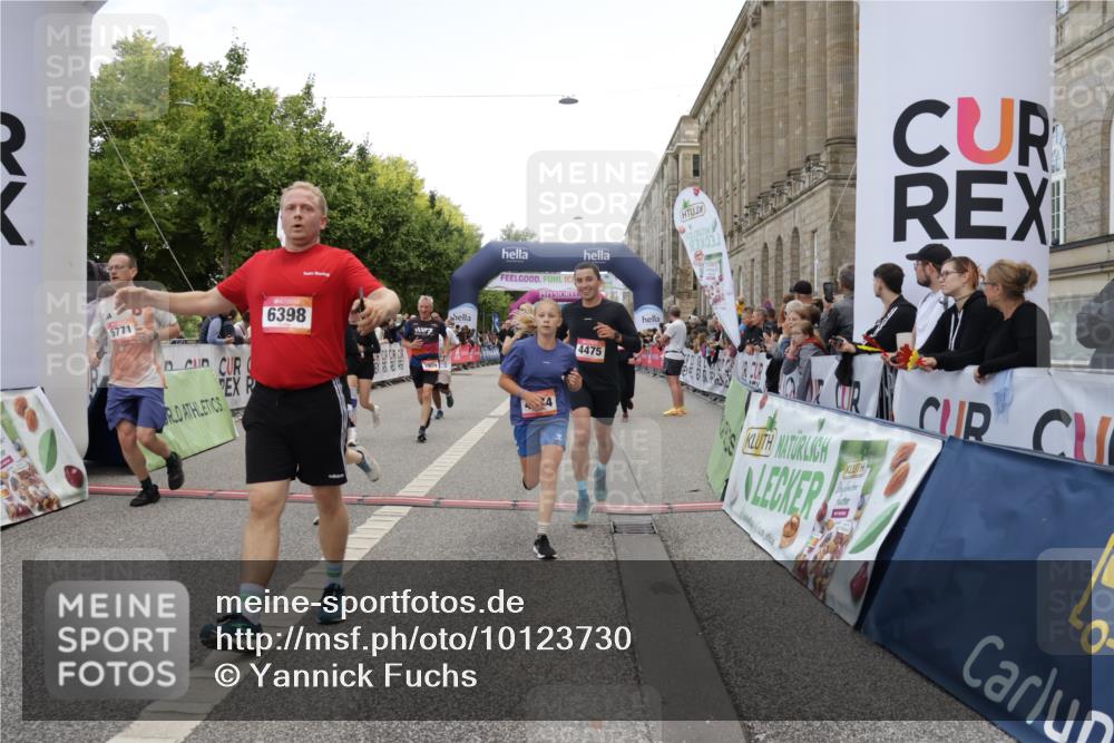 06.09.2026 - CURREX Alsterlauf Yannick Fuchs http://msf.ph/oto/10123730 06.09.2026 10:02:58 Ziel 2500, 2687, 3338, 3721, 3909, 4345, 4348, 4474, 4475, 4730, 5190, 5366, 5465, 5659, 5771, 5780, 5865, 5866, 6046, 6398 meine-sportfotos.de