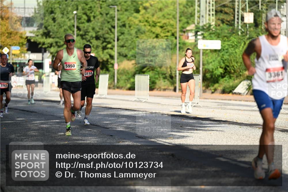 06.09.2026 - CURREX Alsterlauf Dr. Thomas Lammeyer http://msf.ph/oto/10123734 06.09.2026 09:40:13 Laufen 3753, 5950, 3110, 121, 3361 meine-sportfotos.de