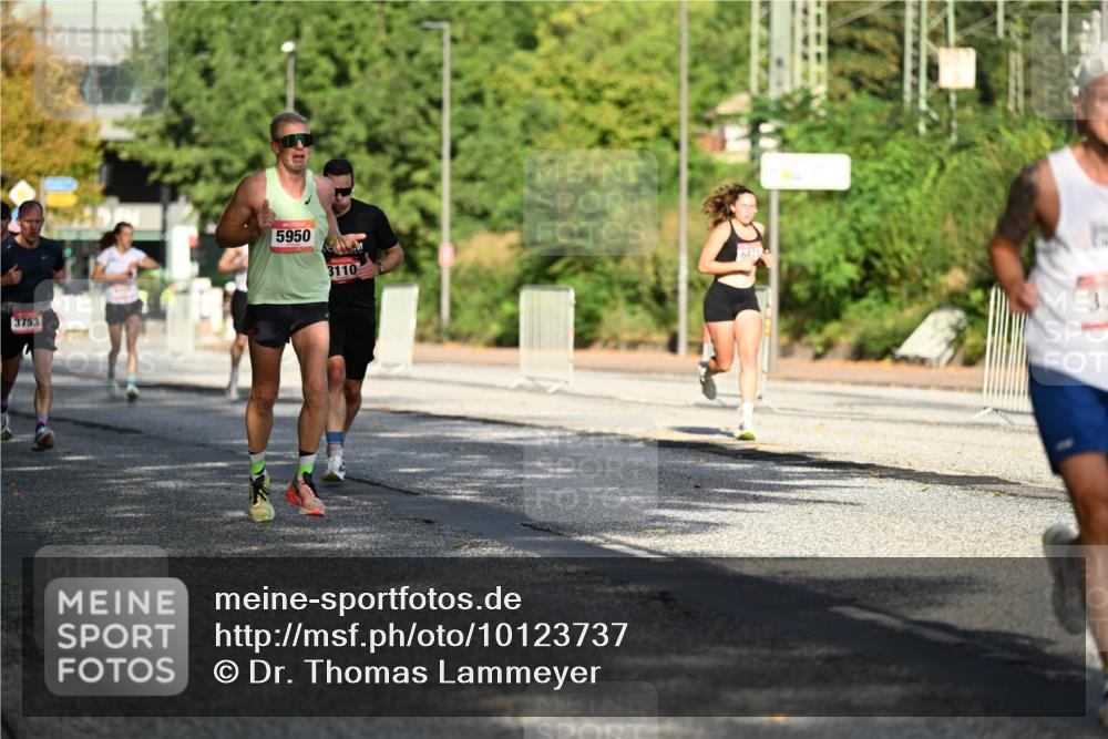 06.09.2026 - CURREX Alsterlauf Dr. Thomas Lammeyer http://msf.ph/oto/10123737 06.09.2026 09:40:13 Laufen 3753, 5950, 3110 meine-sportfotos.de