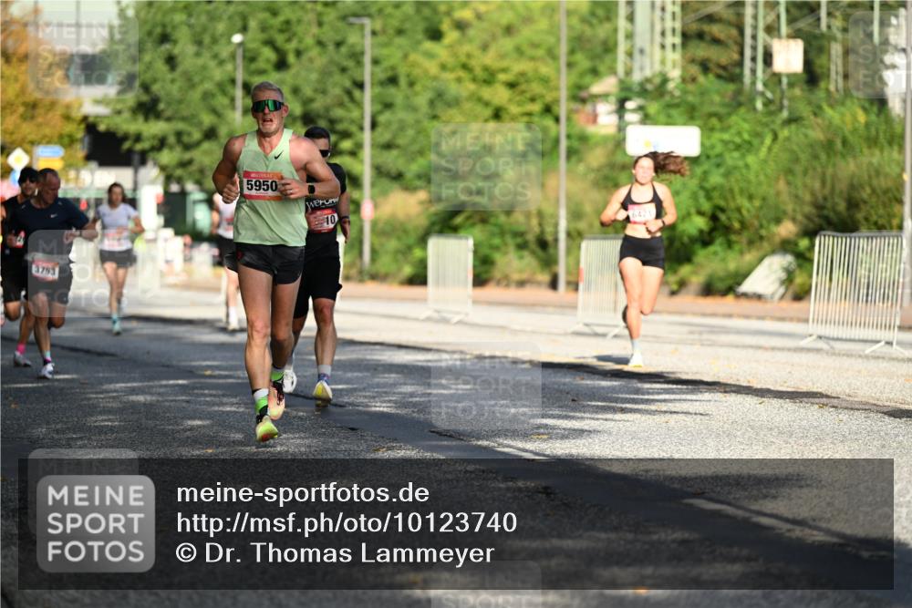 06.09.2026 - CURREX Alsterlauf Dr. Thomas Lammeyer http://msf.ph/oto/10123740 06.09.2026 09:40:13 Laufen 3753, 5950, 10, 6421 meine-sportfotos.de