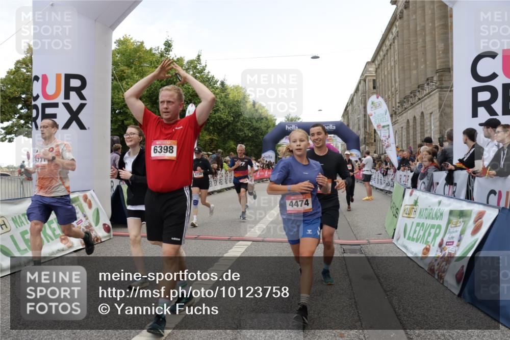 06.09.2026 - CURREX Alsterlauf Yannick Fuchs http://msf.ph/oto/10123758 06.09.2026 10:02:59 Ziel 2500, 2687, 3338, 3721, 3909, 4345, 4348, 4474, 4475, 4730, 5190, 5366, 5465, 5659, 5771, 5780, 5865, 5866, 5903, 6046, 6398 meine-sportfotos.de