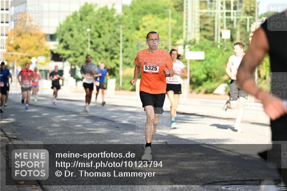 06.09.2026 - CURREX Alsterlauf Dr. Thomas Lammeyer http://msf.ph/oto/10123794 06.09.2026 09:40:20 Laufen 5325, 5955 meine-sportfotos.de
