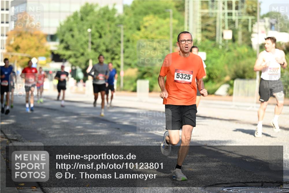 06.09.2026 - CURREX Alsterlauf Dr. Thomas Lammeyer http://msf.ph/oto/10123801 06.09.2026 09:40:21 Laufen 5325, 6002 meine-sportfotos.de