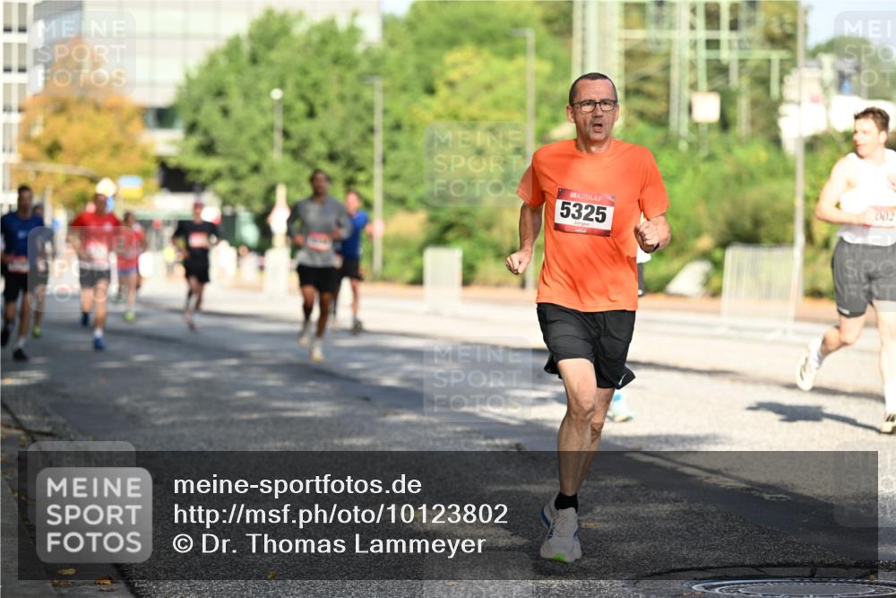 06.09.2026 - CURREX Alsterlauf Dr. Thomas Lammeyer http://msf.ph/oto/10123802 06.09.2026 09:40:21 Laufen 5325, 002 meine-sportfotos.de