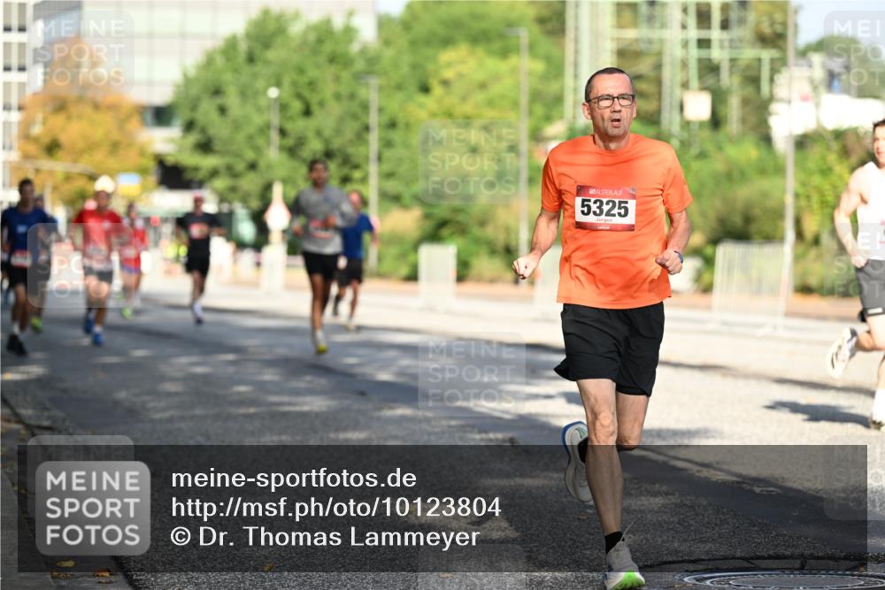 06.09.2026 - CURREX Alsterlauf Dr. Thomas Lammeyer http://msf.ph/oto/10123804 06.09.2026 09:40:21 Laufen 5325 meine-sportfotos.de
