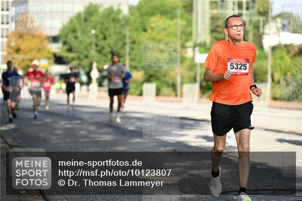 06.09.2026 - CURREX Alsterlauf Dr. Thomas Lammeyer http://msf.ph/oto/10123807 06.09.2026 09:40:21 Laufen 5325 meine-sportfotos.de