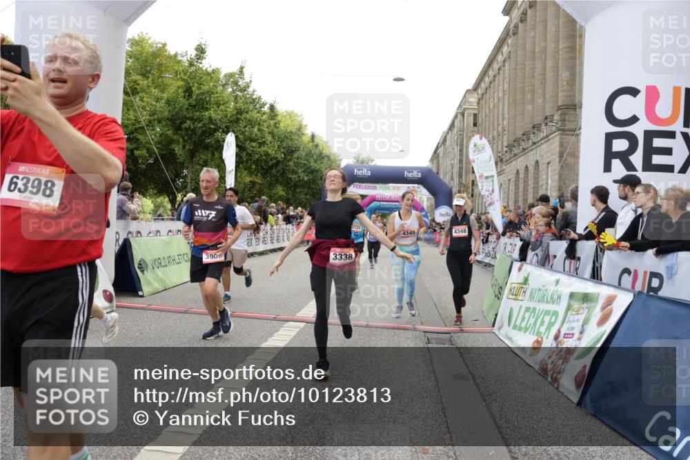 06.09.2026 - CURREX Alsterlauf Yannick Fuchs http://msf.ph/oto/10123813 06.09.2026 10:03:00 Ziel 2500, 2687, 3338, 3721, 3909, 4345, 4348, 4474, 4475, 4730, 4922, 5190, 5366, 5465, 5659, 5771, 5780, 5865, 5866, 5903, 6046, 6049, 6398, 8100 meine-sportfotos.de