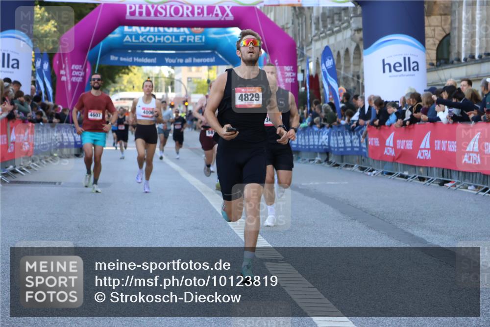 06.09.2026 - CURREX Alsterlauf Strokosch-Dieckow http://msf.ph/oto/10123819 06.09.2026 09:42:37 Ziel 2248, 3692, 4006, 4607, 4829, 5173, 5464, 5811, 6472 meine-sportfotos.de