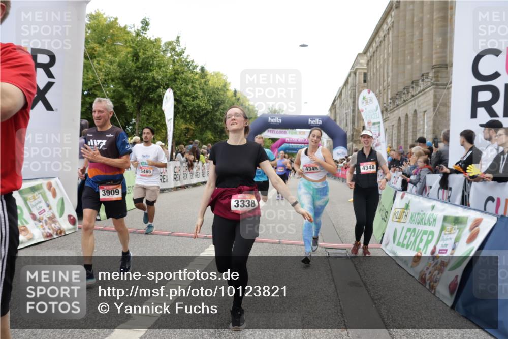 06.09.2026 - CURREX Alsterlauf Yannick Fuchs http://msf.ph/oto/10123821 06.09.2026 10:03:01 Ziel 2687, 3096, 3338, 3721, 3909, 4345, 4348, 4474, 4475, 4730, 4922, 5190, 5465, 5659, 5771, 5780, 5865, 5866, 5903, 6046, 6049, 6398, 8100 meine-sportfotos.de