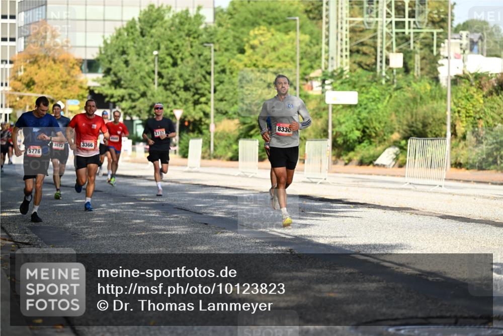06.09.2026 - CURREX Alsterlauf Dr. Thomas Lammeyer http://msf.ph/oto/10123823 06.09.2026 09:40:23 Laufen 3572, 5776, 3366, 4600, 2137, 8330 meine-sportfotos.de