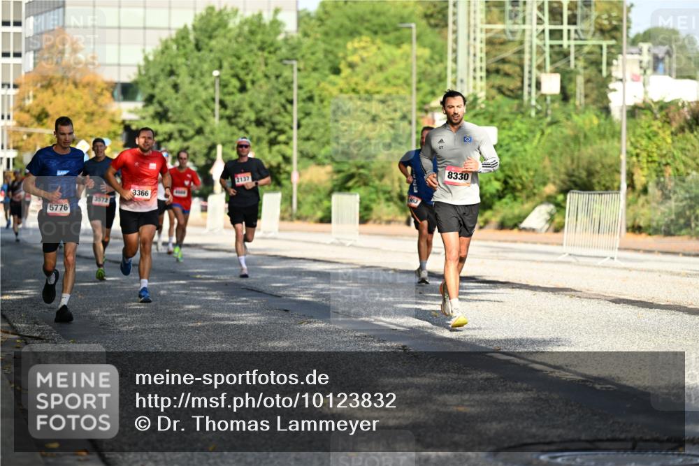06.09.2026 - CURREX Alsterlauf Dr. Thomas Lammeyer http://msf.ph/oto/10123832 06.09.2026 09:40:24 Laufen 5776, 3572, 3366, 2137, 8330 meine-sportfotos.de