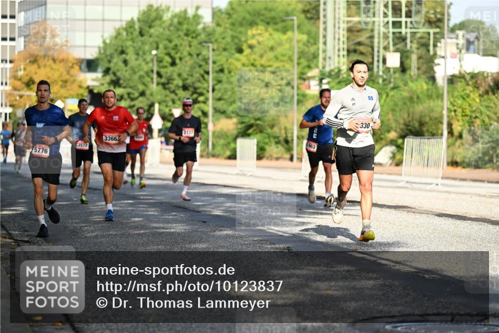 06.09.2026 - CURREX Alsterlauf Dr. Thomas Lammeyer http://msf.ph/oto/10123837 06.09.2026 09:40:24 Laufen 70, 23, 5776, 3366, 2137, 1963, 330 meine-sportfotos.de