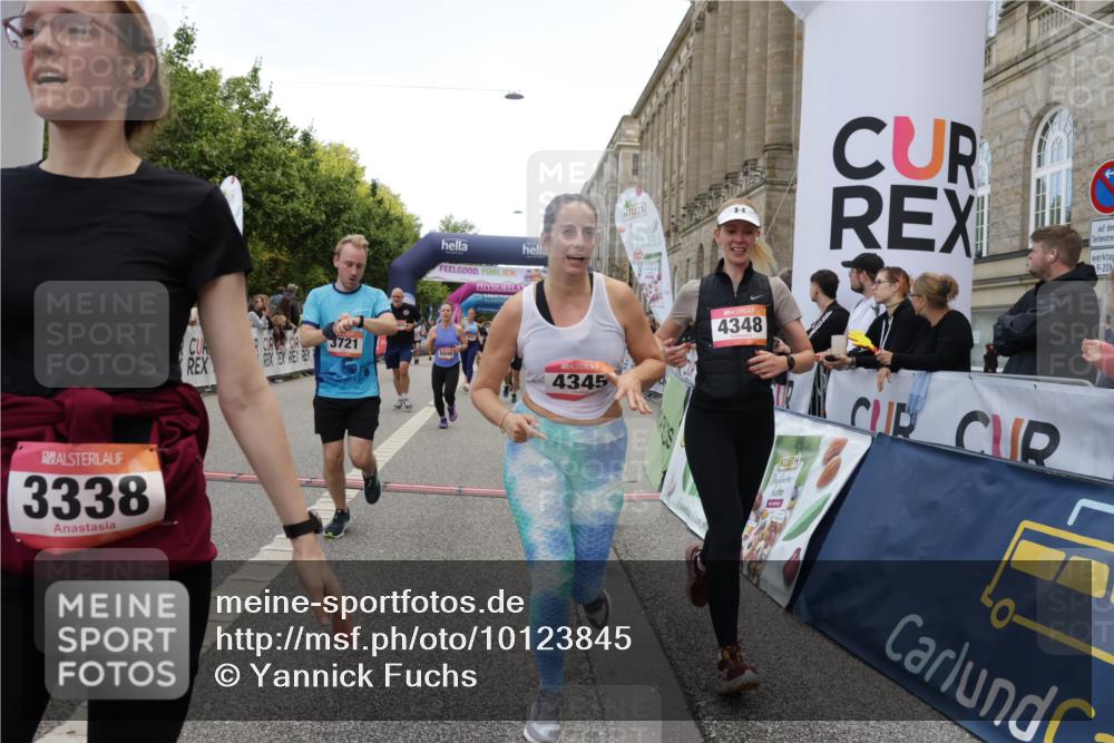 06.09.2026 - CURREX Alsterlauf Yannick Fuchs http://msf.ph/oto/10123845 06.09.2026 10:03:01 Ziel 2687, 3096, 3338, 3721, 3909, 4345, 4348, 4474, 4475, 4730, 4922, 5190, 5465, 5659, 5771, 5780, 5865, 5866, 5903, 6046, 6049, 6398, 8100 meine-sportfotos.de