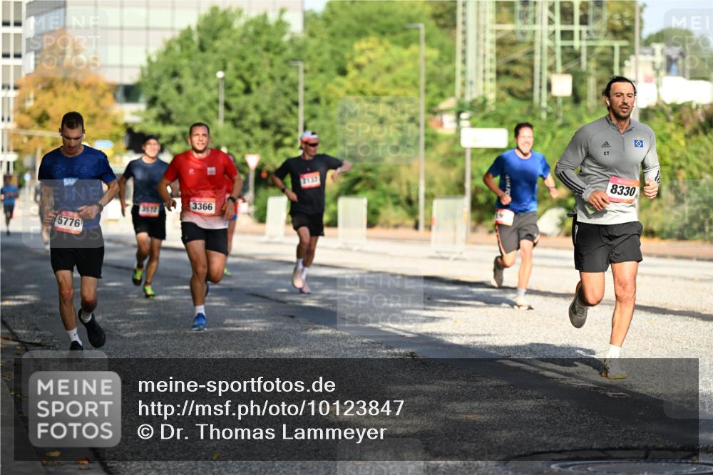 06.09.2026 - CURREX Alsterlauf Dr. Thomas Lammeyer http://msf.ph/oto/10123847 06.09.2026 09:40:25 Laufen 5776, 3572, 3366, 2137, 8330 meine-sportfotos.de