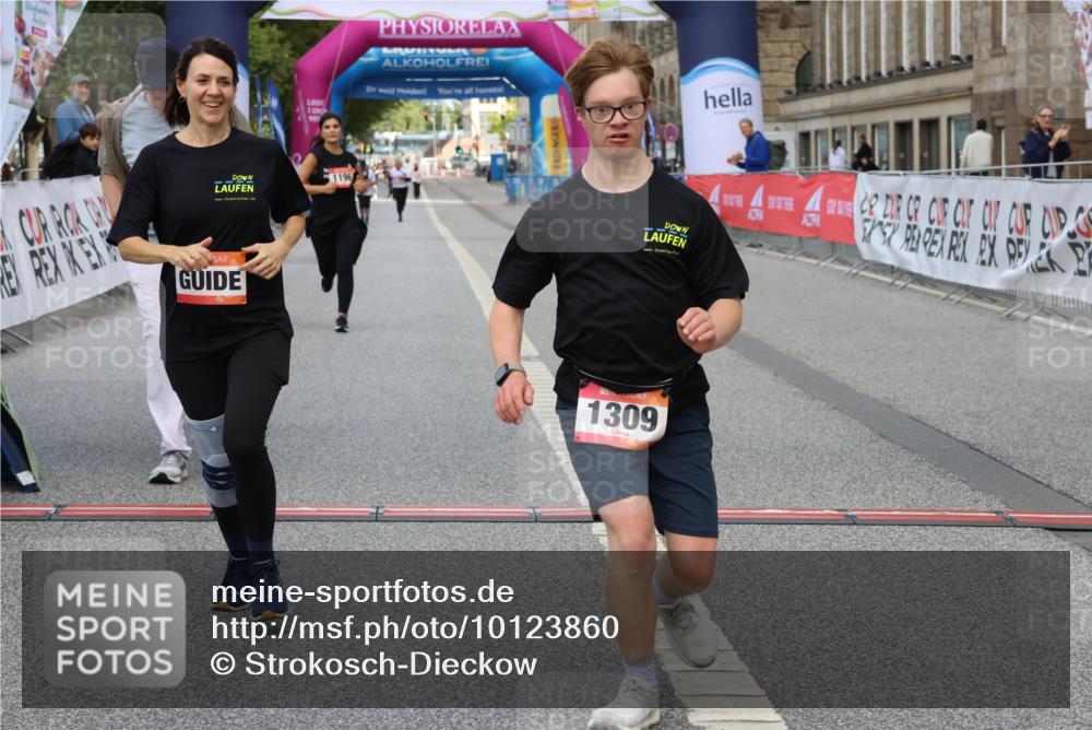 06.09.2026 - CURREX Alsterlauf Strokosch-Dieckow http://msf.ph/oto/10123860 06.09.2026 12:11:51 Ziel 1122, 1196, 1245, 1308, 1309 meine-sportfotos.de