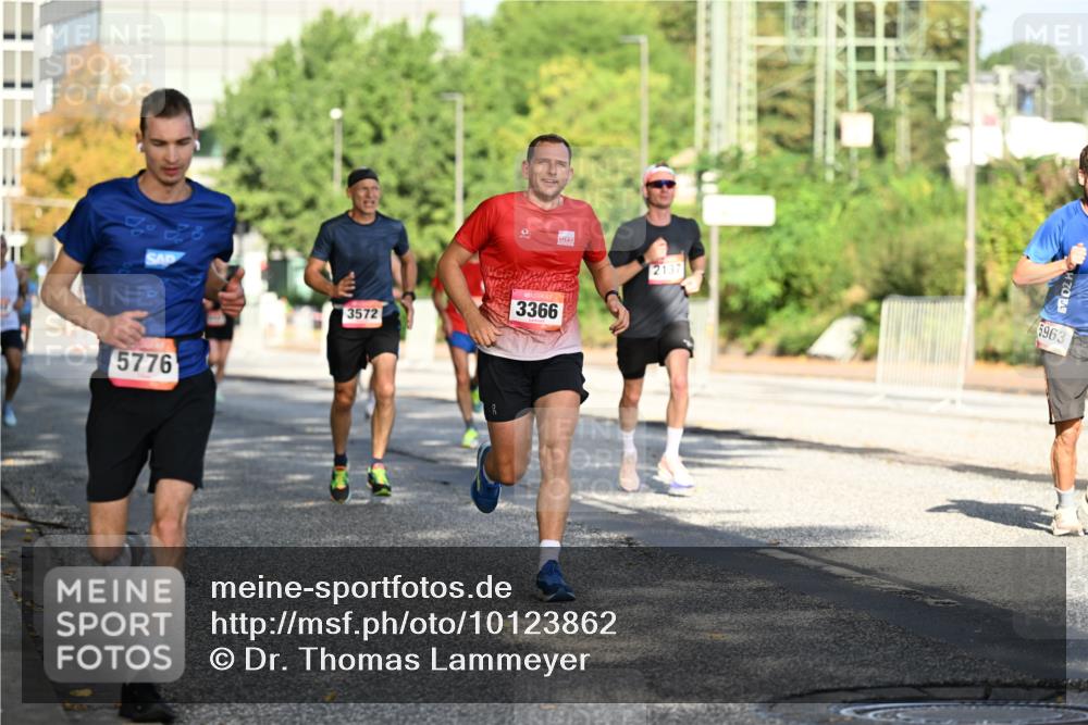 06.09.2026 - CURREX Alsterlauf Dr. Thomas Lammeyer http://msf.ph/oto/10123862 06.09.2026 09:40:27 Laufen 5776, 3366, 3572, 2137, 5963 meine-sportfotos.de