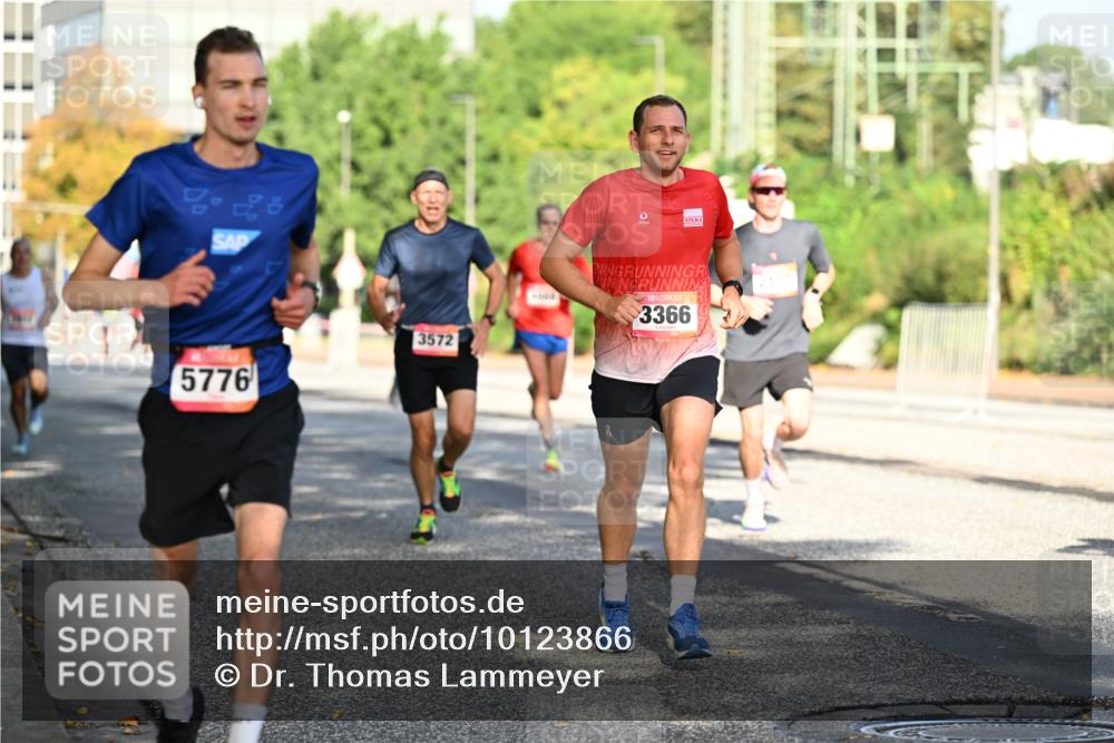 06.09.2026 - CURREX Alsterlauf Dr. Thomas Lammeyer http://msf.ph/oto/10123866 06.09.2026 09:40:28 Laufen 5776, 3572, 3366 meine-sportfotos.de