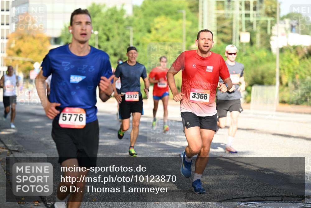 06.09.2026 - CURREX Alsterlauf Dr. Thomas Lammeyer http://msf.ph/oto/10123870 06.09.2026 09:40:28 Laufen 3572, 3366, 5776 meine-sportfotos.de