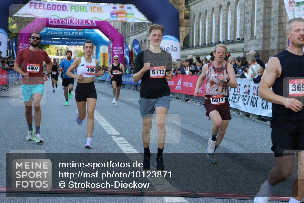 06.09.2026 - CURREX Alsterlauf Strokosch-Dieckow http://msf.ph/oto/10123871 06.09.2026 09:42:41 Ziel 2729, 3692, 4006, 4607, 4829, 5173, 5811, 6376 meine-sportfotos.de