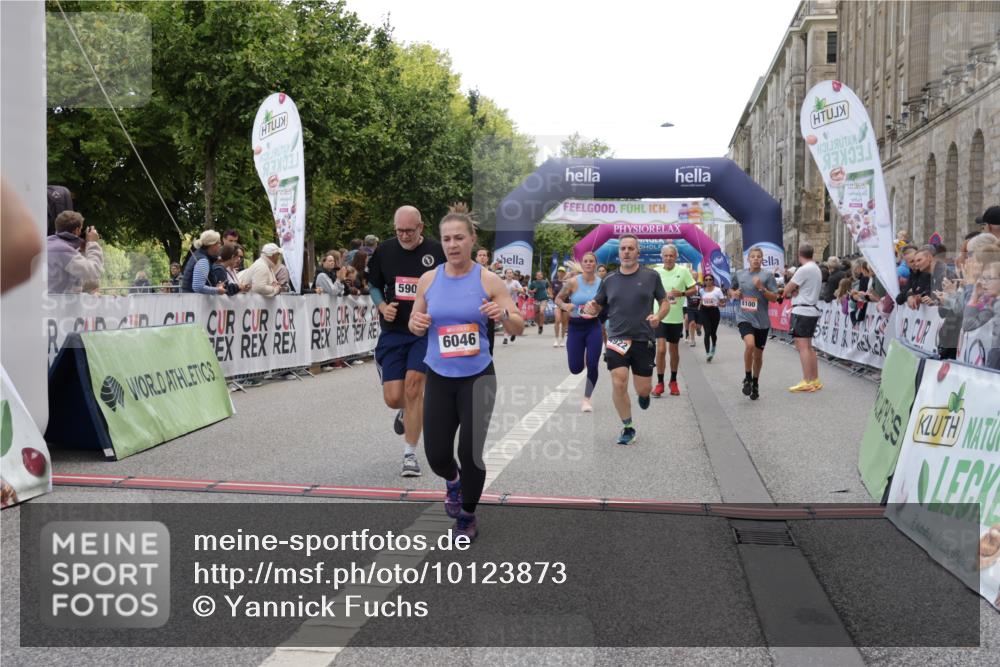 06.09.2026 - CURREX Alsterlauf Yannick Fuchs http://msf.ph/oto/10123873 06.09.2026 10:03:03 Ziel 3096, 3338, 3721, 3909, 4345, 4348, 4474, 4475, 4730, 4922, 5234, 5465, 5771, 5780, 5865, 5903, 6046, 6049, 6379, 6398, 8100 meine-sportfotos.de
