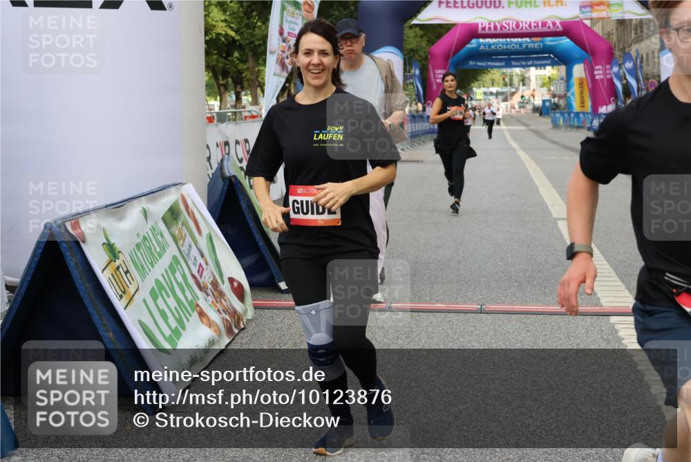 06.09.2026 - CURREX Alsterlauf Strokosch-Dieckow http://msf.ph/oto/10123876 06.09.2026 12:11:52 Ziel 1122, 1196, 1245, 1308, 1309 meine-sportfotos.de