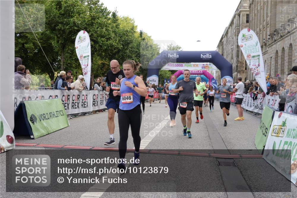 06.09.2026 - CURREX Alsterlauf Yannick Fuchs http://msf.ph/oto/10123879 06.09.2026 10:03:03 Ziel 3096, 3338, 3721, 3909, 4345, 4348, 4474, 4475, 4730, 4922, 5234, 5465, 5771, 5780, 5865, 5903, 6046, 6049, 6379, 6398, 8100 meine-sportfotos.de