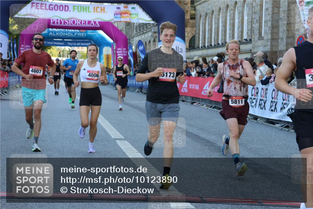 06.09.2026 - CURREX Alsterlauf Strokosch-Dieckow http://msf.ph/oto/10123890 06.09.2026 09:42:41 Ziel 2729, 3692, 4006, 4607, 4829, 5173, 5811, 6376 meine-sportfotos.de