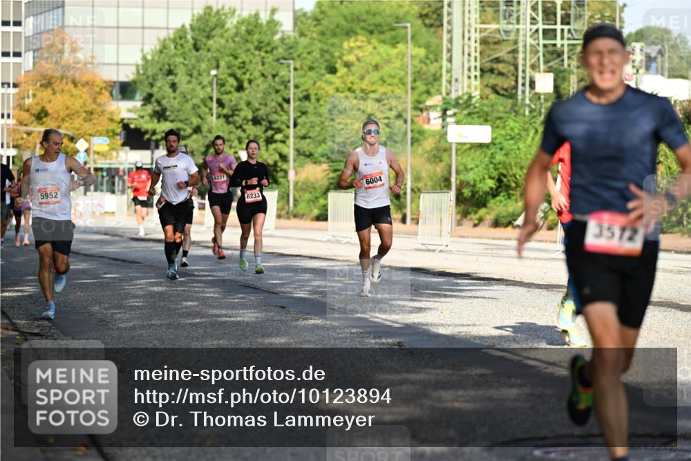 06.09.2026 - CURREX Alsterlauf Dr. Thomas Lammeyer http://msf.ph/oto/10123894 06.09.2026 09:40:30 Laufen 6221, 5952, 8233, 6004, 3572 meine-sportfotos.de