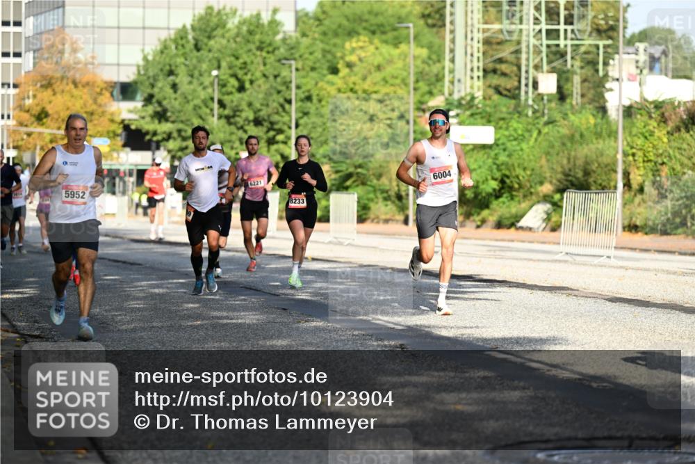06.09.2026 - CURREX Alsterlauf Dr. Thomas Lammeyer http://msf.ph/oto/10123904 06.09.2026 09:40:31 Laufen 1414, 2, 5952, 6221, 8233, 6004 meine-sportfotos.de