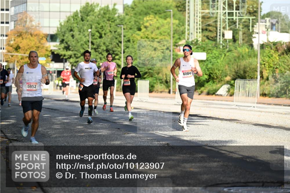 06.09.2026 - CURREX Alsterlauf Dr. Thomas Lammeyer http://msf.ph/oto/10123907 06.09.2026 09:40:31 Laufen 5952, 307, 6221, 8233, 6004 meine-sportfotos.de