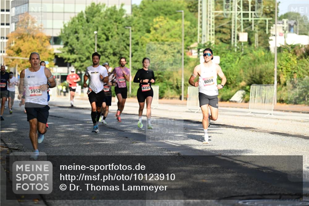 06.09.2026 - CURREX Alsterlauf Dr. Thomas Lammeyer http://msf.ph/oto/10123910 06.09.2026 09:40:32 Laufen 4016, 907, 5952, 6221, 8233, 6004 meine-sportfotos.de
