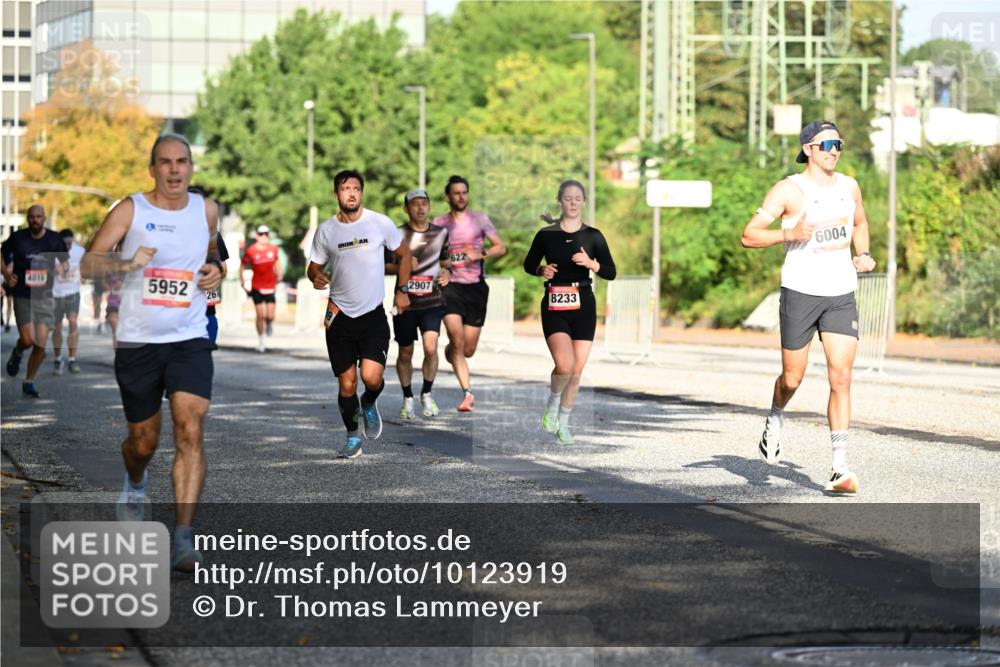 06.09.2026 - CURREX Alsterlauf Dr. Thomas Lammeyer http://msf.ph/oto/10123919 06.09.2026 09:40:32 Laufen 4016, 5952, 26, 2907, 622, 8233, 6004 meine-sportfotos.de