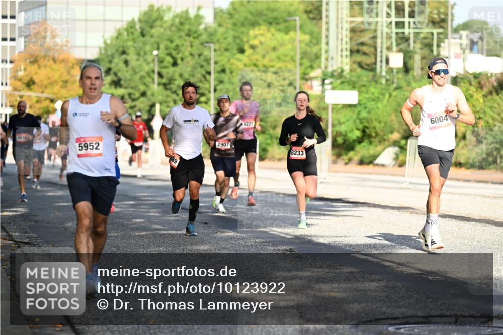06.09.2026 - CURREX Alsterlauf Dr. Thomas Lammeyer http://msf.ph/oto/10123922 06.09.2026 09:40:33 Laufen 4019, 5952, 89, 2907, 6221, 8233, 6004 meine-sportfotos.de