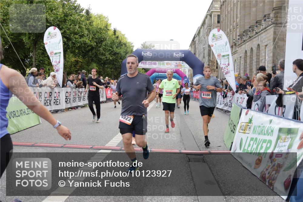 06.09.2026 - CURREX Alsterlauf Yannick Fuchs http://msf.ph/oto/10123927 06.09.2026 10:03:05 Ziel 2096, 3096, 3338, 3721, 3909, 3919, 3920, 4310, 4345, 4348, 4454, 4474, 4475, 4730, 4922, 5234, 5465, 5771, 5865, 5903, 5936, 6046, 6049, 6264, 6379, 8100 meine-sportfotos.de