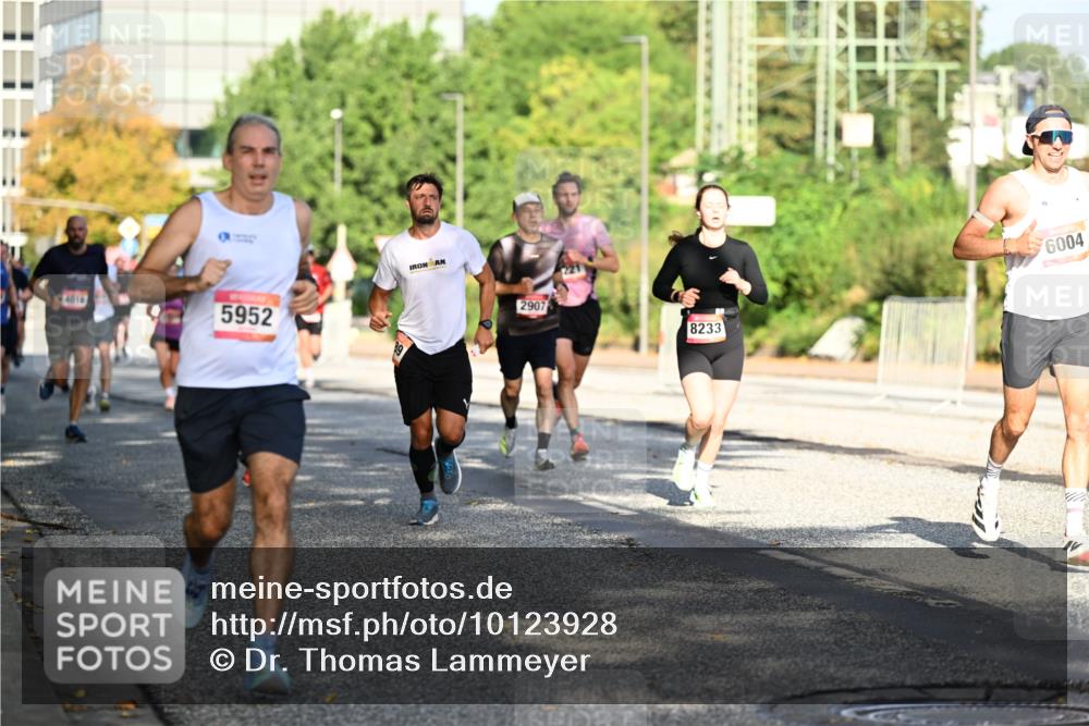 06.09.2026 - CURREX Alsterlauf Dr. Thomas Lammeyer http://msf.ph/oto/10123928 06.09.2026 09:40:33 Laufen 5952, 2907, 8233, 6004 meine-sportfotos.de