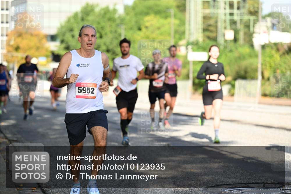 06.09.2026 - CURREX Alsterlauf Dr. Thomas Lammeyer http://msf.ph/oto/10123935 06.09.2026 09:40:34 Laufen 5952 meine-sportfotos.de